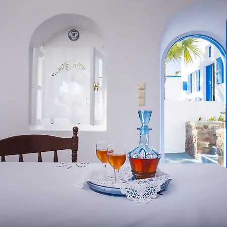 Kadia Traditional Residences Vourvoulos