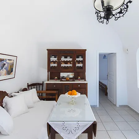 Kadia Traditional Residences Vourvoulos